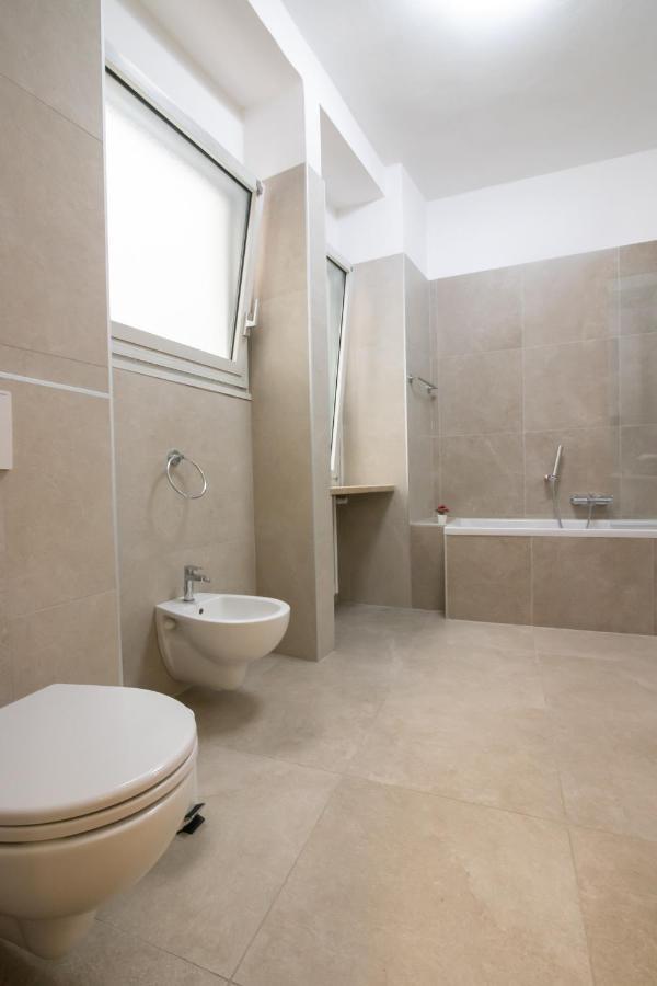 Relais Emilei Apartment Verona Bagian luar foto